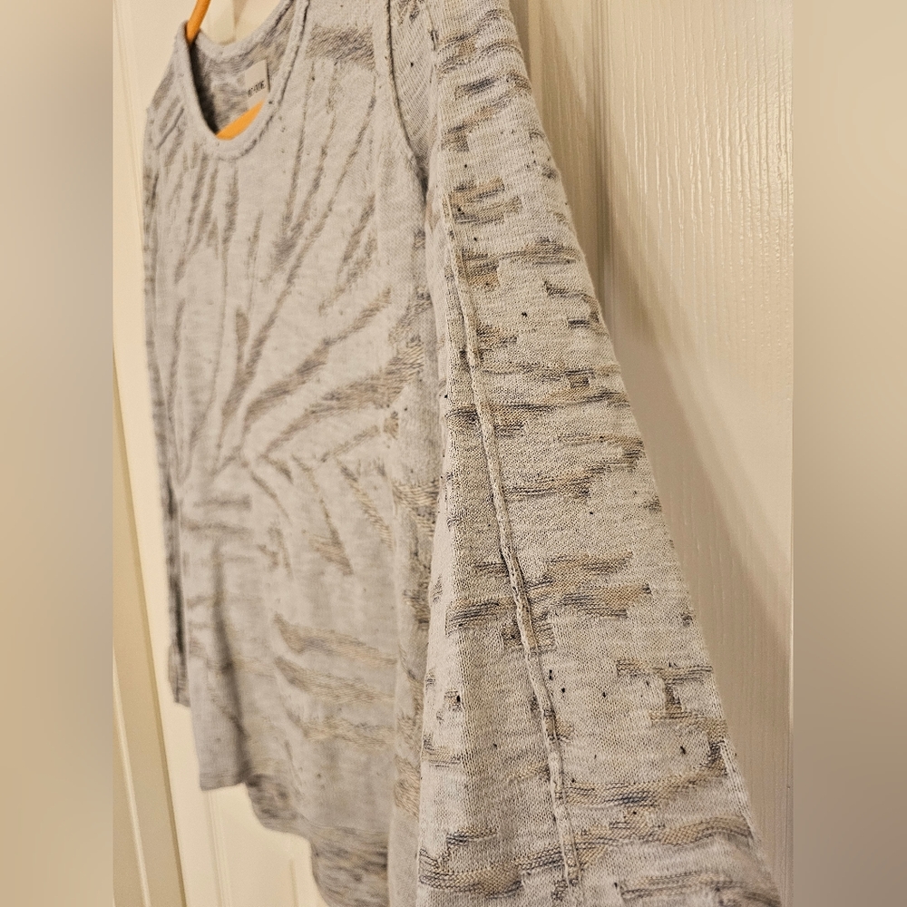 Nic + Zoe Light Grey Pullover Patterned Sweatshirt- Medium